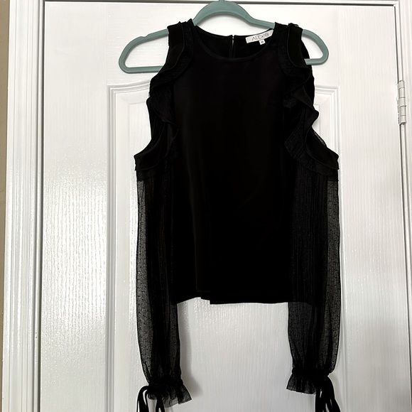 Alexis Tops Alexis Fernand Ruffle Trim Cold Shoulder Top - Picture 2 of 9